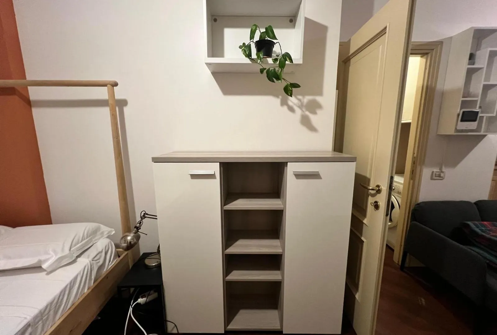 Easy Station Apartment بريشا